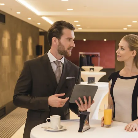 מלון Riu Plaza 4*