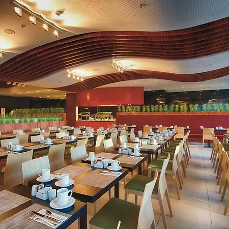 호텔 Riu Plaza 4*