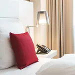 מלון Riu Plaza 4*