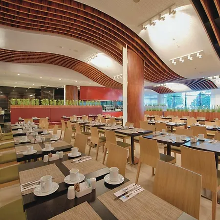 Hotel Riu Plaza 4*